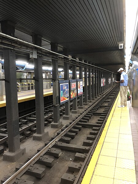 File:11th Street Station SEPTA.jpg