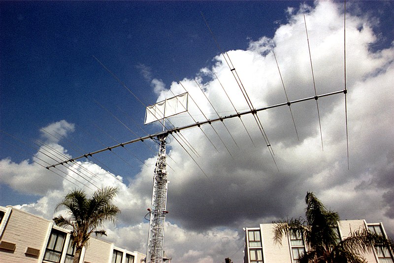 File:Antenna visalia california.jpg