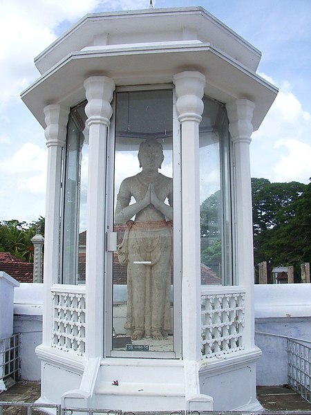 File:Anuradhapura17.jpg