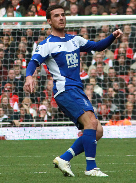 File:Barry Ferguson attacks (cropped).jpg