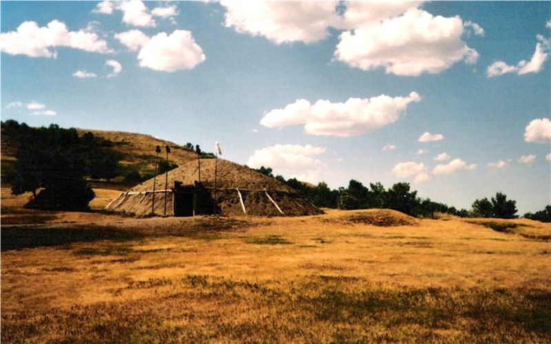 File:FtLincoln-Dugout.jpg