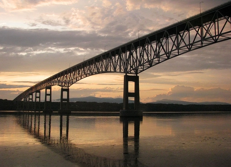 File:Kingston-Rhinecliff Bridge2.JPG