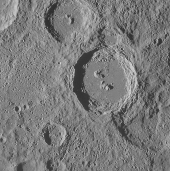 File:Le Guin crater EN0231902890M.jpg