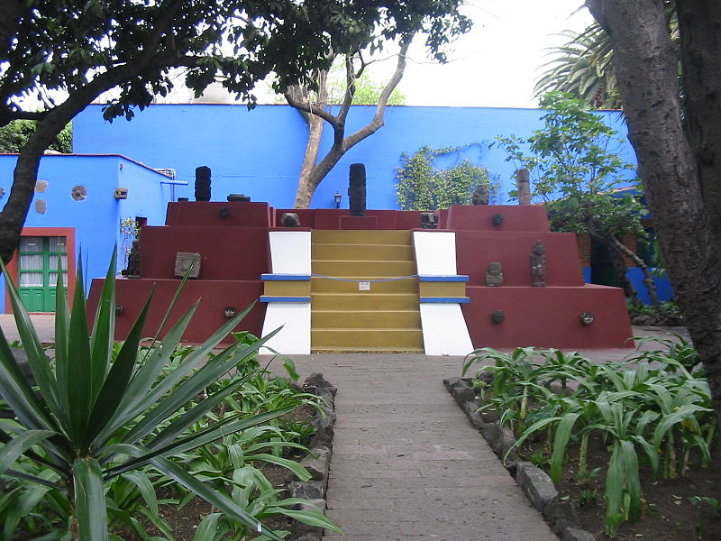 Archivo:PyramidCasaAzul.JPG