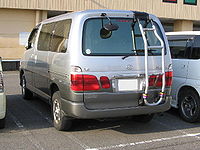 Toyota Granvia (aftermarket steps)