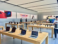 商店：Apple 成都太古里一楼展示区