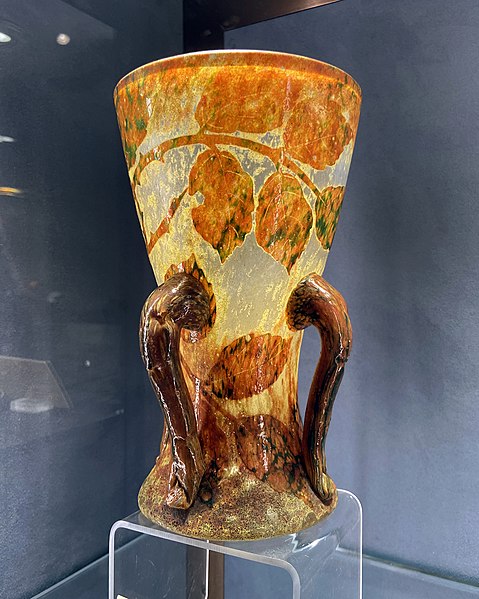 File:Daum Cameo Vase.jpg