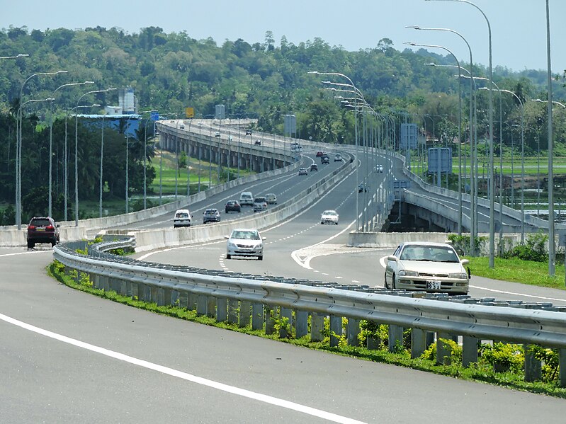 File:E-01 Expressway.jpg