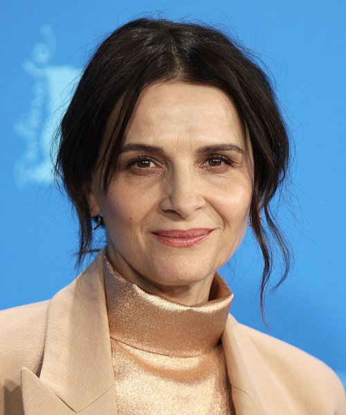 File:Juliette Binoche, 2022 (cropped).jpg