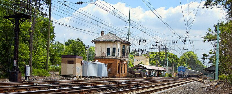 File:Bryn Mawr Station 2011.jpg