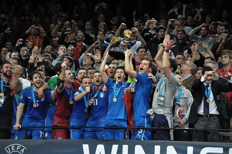 Archivo:Italia C5 Campione 2014.jpg