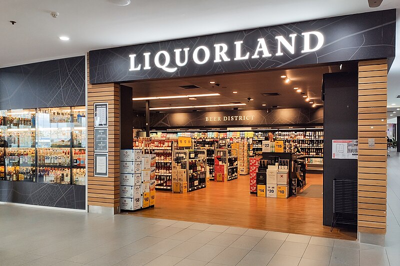 File:Liquorland, Bentley Plaza.jpg