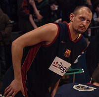 Lubos Barton, en el partido que enfrentó al Regal Barcelona y al DKV Joventut de liga ACB en el Olímpico de Badalona en enero de 2009