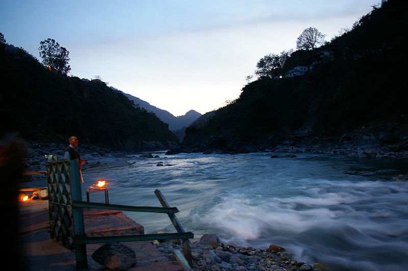 File:Sandhya aarti at Rudraprayag.JPG