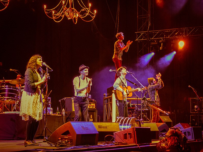 File:The Lumineers 2013.jpg