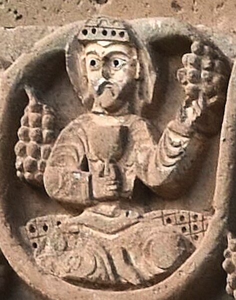 File:Akdamar ruler with grapes.jpg