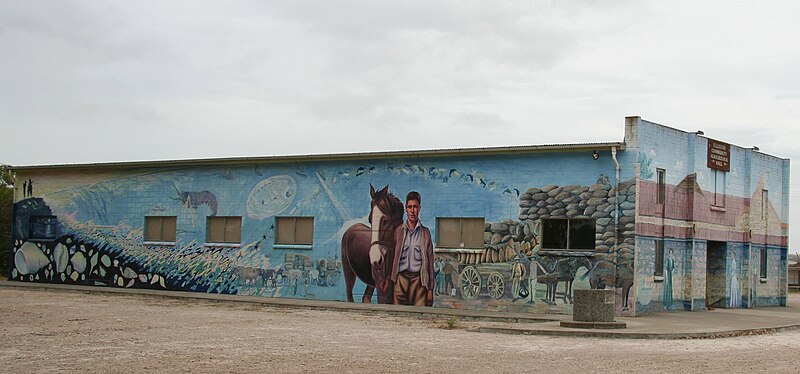 File:Elliston Hall Mural.JPG