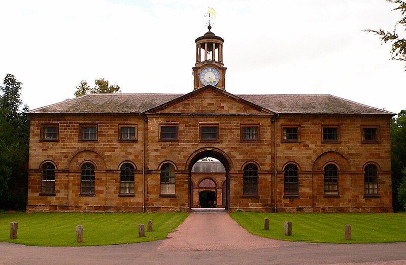 File:Ormesby Hall Stables 1.jpg