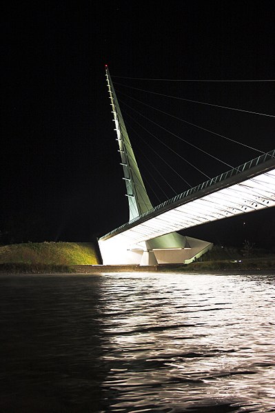 File:Sundialbridge2.jpg