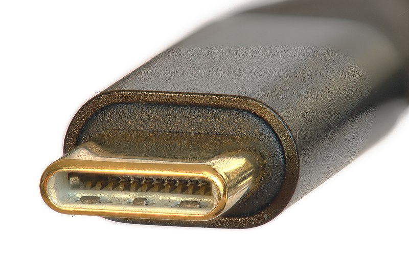 File:USB-C plug, focus stacked.jpg