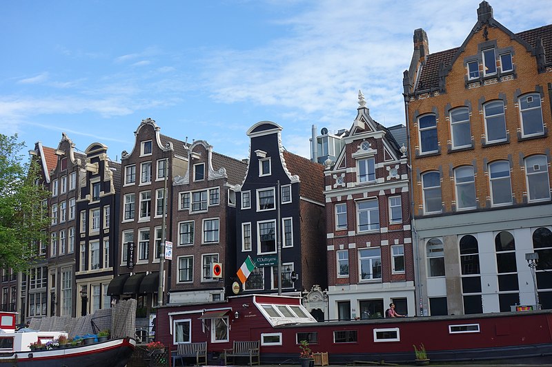 File:Amsterdam houses 2017.jpg