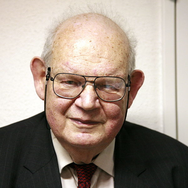 Archivo:Benoit Mandelbrot mg 1804-d.jpg