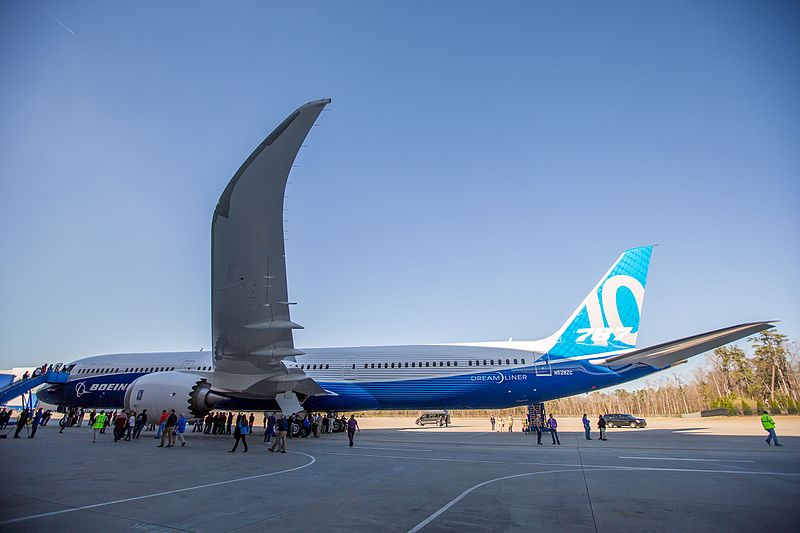 File:Boeing 787-10 rollout (32305466134).jpg