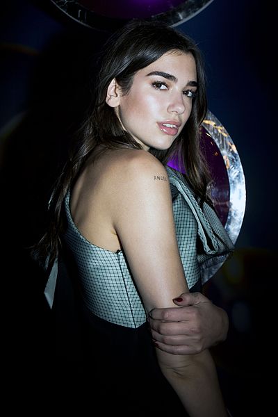 Файл:Dua Lipa Sommarkrysset.jpg