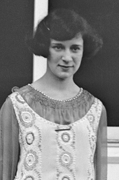 File:Sally Hamlin (cropped).jpg