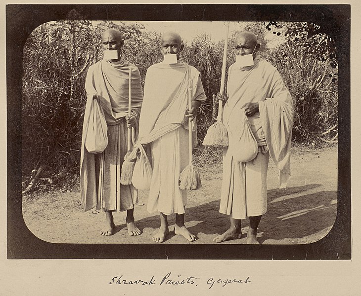 File:Shravak Priests, Guzerat, 19515701.jpg