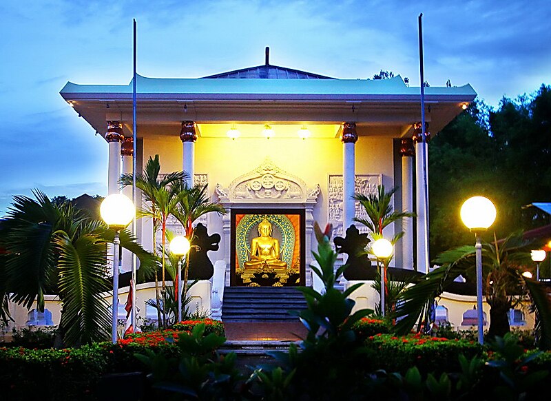 File:Vihara Jakarta Dhammacakka Jaya.jpg