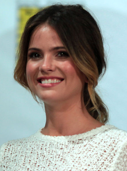 File:Shelley Hennig SDCC 2014.jpg