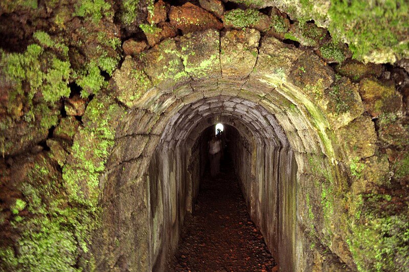 File:Túnel acesso cabeço trinta.jpg