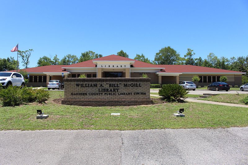 File:William A. McGill Library.jpg