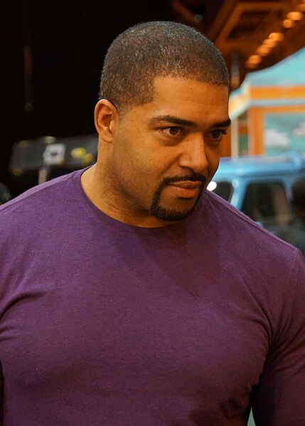 Файл:2014 David Otunga.jpg