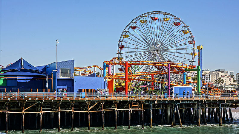 File:Fun at the pier.JPG