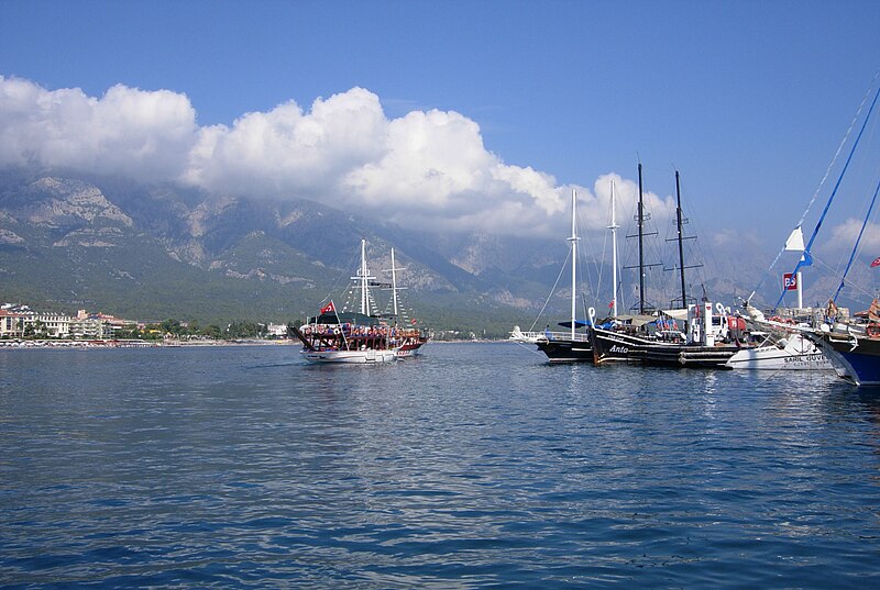 Файл:Kemer gallery 4.jpg