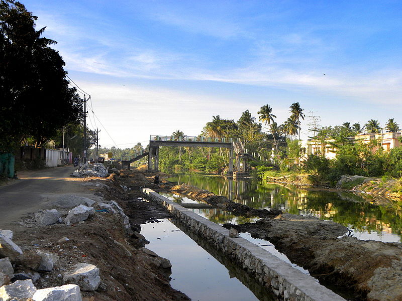 File:Kollam Canal, Jan 2016.jpg