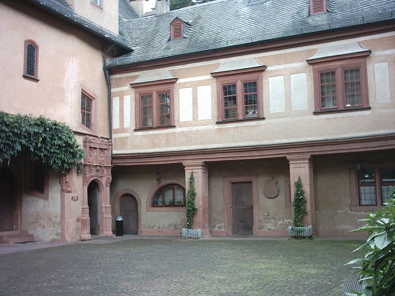 File:Mespelbrunn 04.jpg