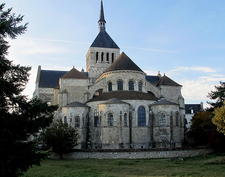 Archivo:Saint-Benoît -France.JPG