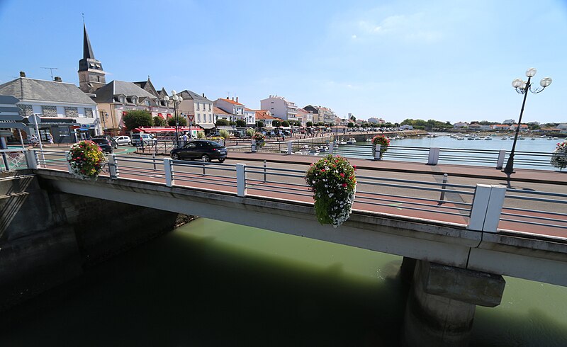 File:St-Gilles-Vie1.jpg