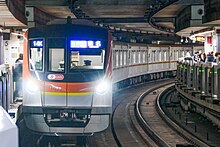 Tokyo-Metro Series17000-17192 Shibuya-STA.jpg