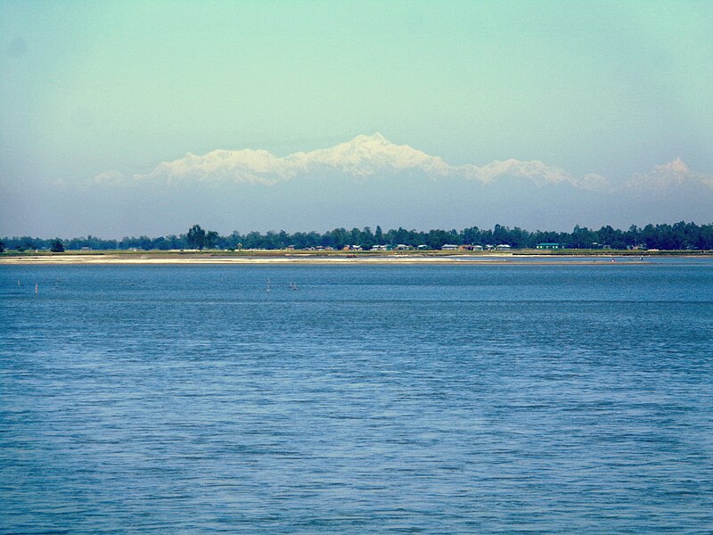 File:Kangchenjunga From Teesta Barrage.jpg