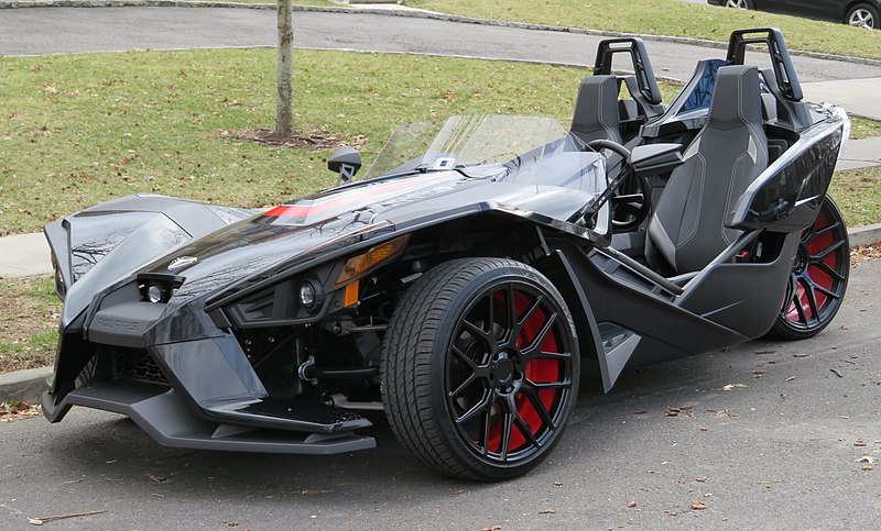 Файл:Polaris Slingshot front 3.4.18.jpg