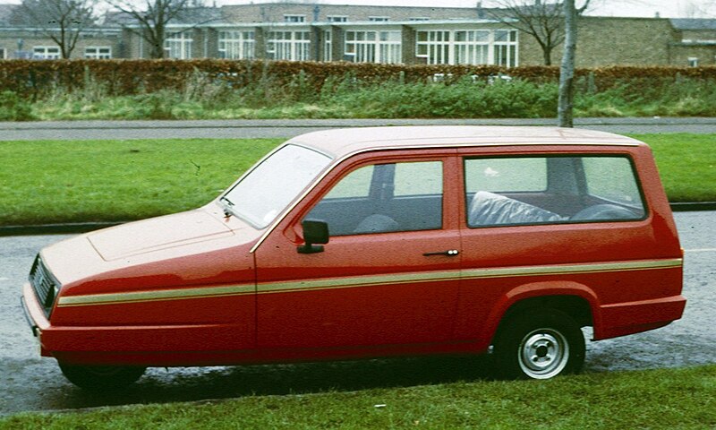 File:Reliant Rialto Estate England.jpg