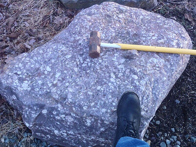 File:Rockaway Plum Puddingstone (NJ).jpg