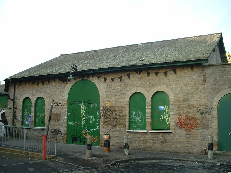 File:Shoreditch stn closed.JPG