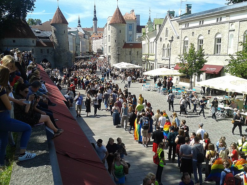 File:2017 Tallinn Pride.jpg