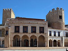 Vistas de la alcazaba y las casas consistoriales desde la Plaza Alta