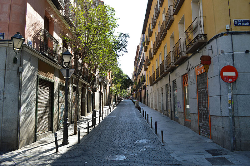 Archivo:Calle Velarde.jpg